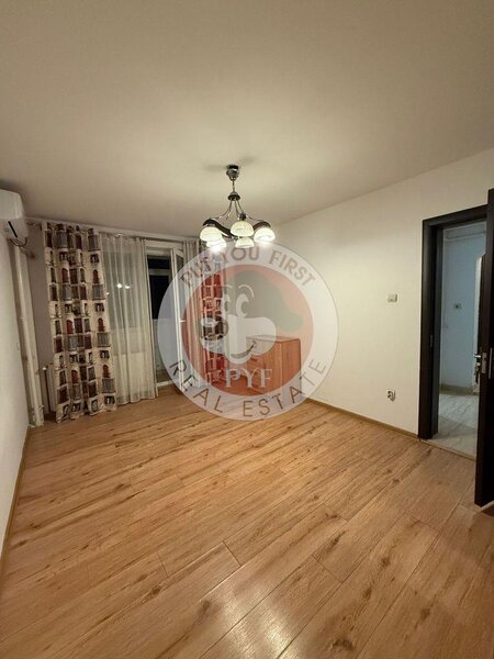 Mega Mall | 2 camere | 42mp | Decomandat | B12494